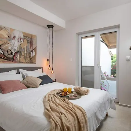 Nevera Apartment
